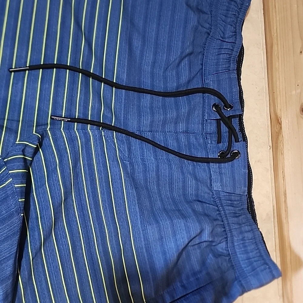 Spyder Swim Trunks NWT Size Large